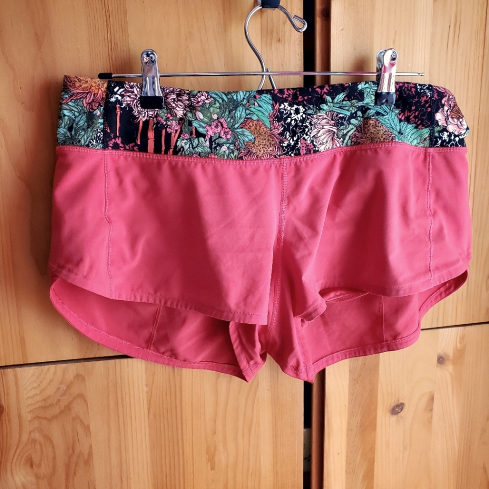 Lululemon Fuschia Pink & Zen Garden Speed Up Shorts Size 8